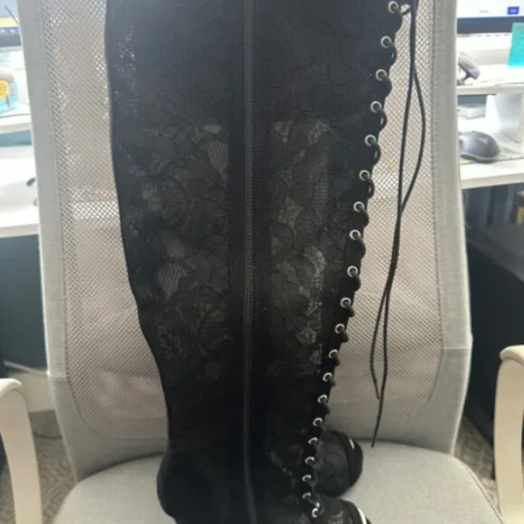 NWT Torrid black‎ all over lace, lace-up over-knee boots - Picture 4 of 5